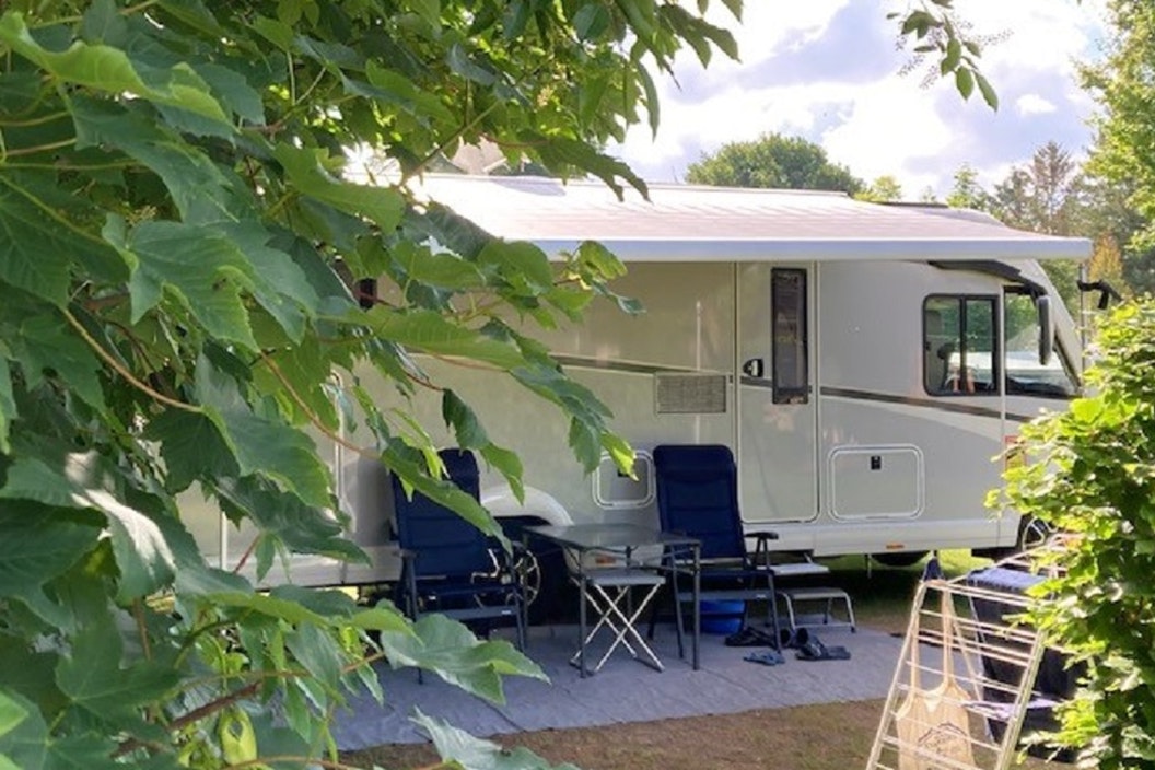 Parkcamping 't Ravenest - Standplatz auf Campingplatz