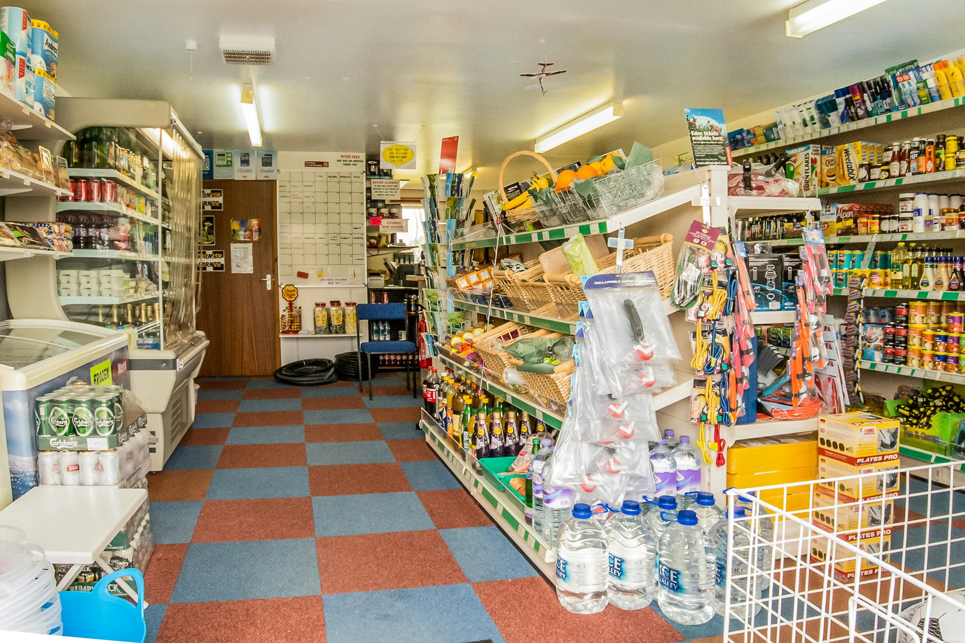 Penmarlam Caravan & Camping Park - Campingplatz-Supermarkt