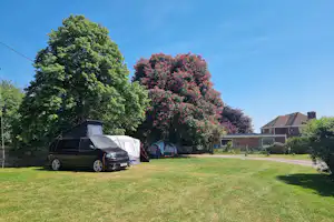 Piccadilly Caravan Park - Standplatzwiese auf dem Campingplatz