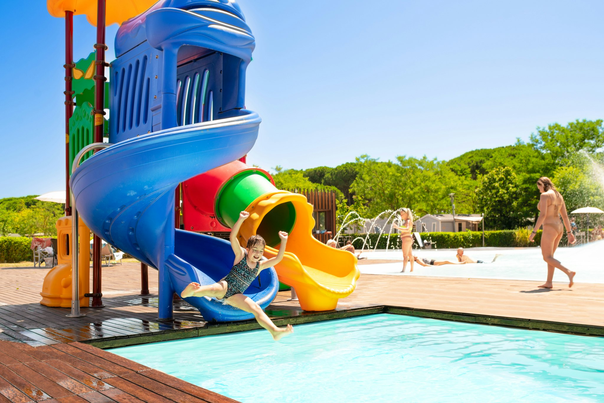 Pineta sul Mare Camping Village  - Rutschen im Wasserpark des Campingplatzes