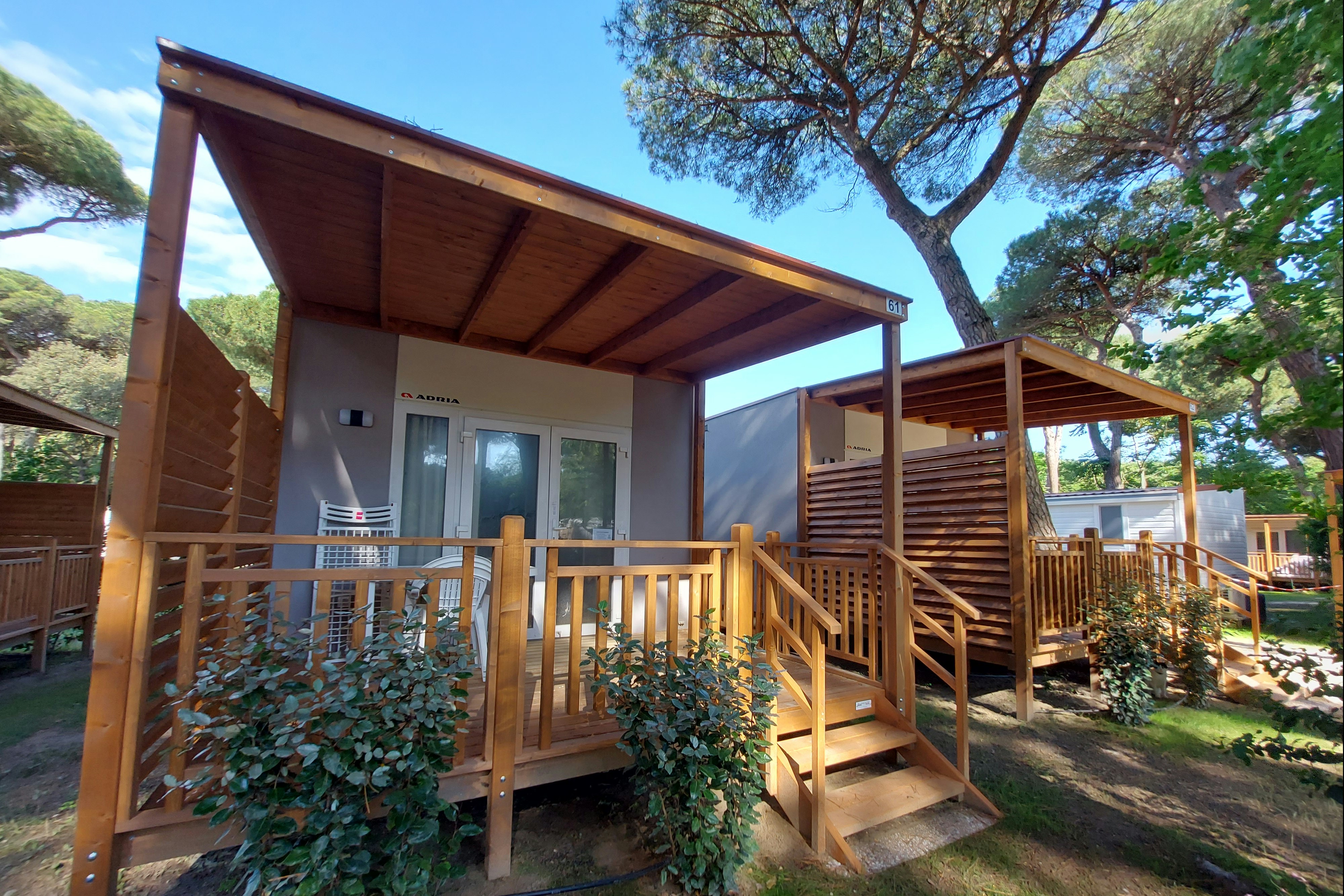 Piomboni Camping Village - Außenansicht Mobilheime auf dem Campingplatz