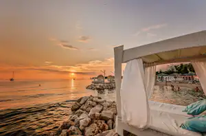 Polidor Camping Park - Strandbett zum entspannen am Strand
