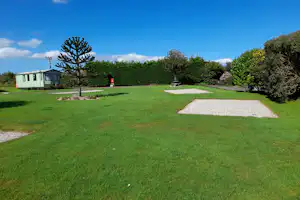 Polruan Holiday Camping & Caravanning - Standplatzwiese auf dem Campingplatz