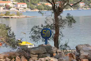 Port 9 Camping - Ufer am Campingplatz