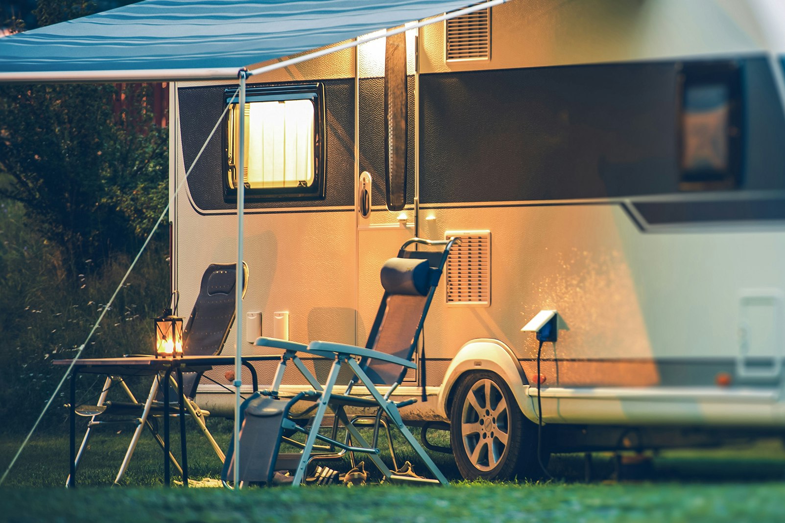 Prima Resort Boddenblick - Komfort-Standplätze mit Strom und Wasser am Platz