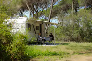PuntAla Camp & Resort - Standplätze im Grünen auf dem Campingplatz