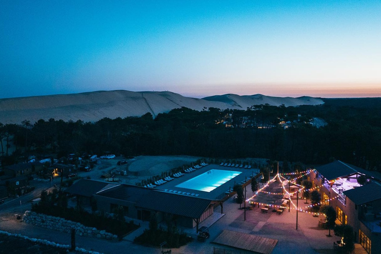 Pyla Camping - Luftaufnahme des Campingplatzes bei Nacht