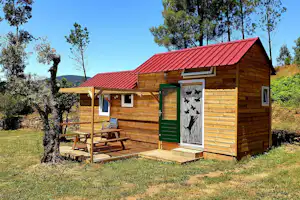 Quinta do Castanheiro - Mobilheim mit Terrasse auf dem Campingplatz