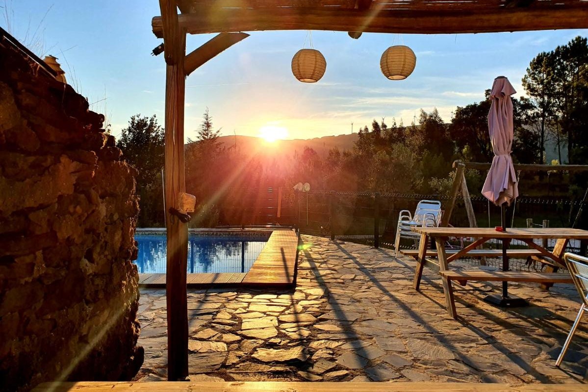 Quinta do Castanheiro - Blick auf den Pool auf dem Campingplatz