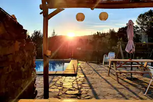 Quinta do Castanheiro - Blick auf den Pool auf dem Campingplatz