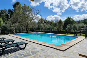Quinta do Castanheiro - Blick auf den Pool im Freien