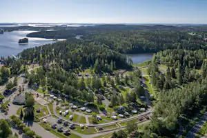 Rauhalahti Holiday Centre - Campingplatz aus der Vogelperspektive