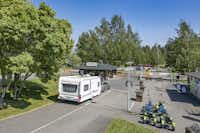 Rauhalahti Holiday Centre - Einfahrt und Rezeption des Campingplatzes