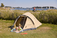 RCN Camping De Schotsman Kinderzelt auf einem Standplatz