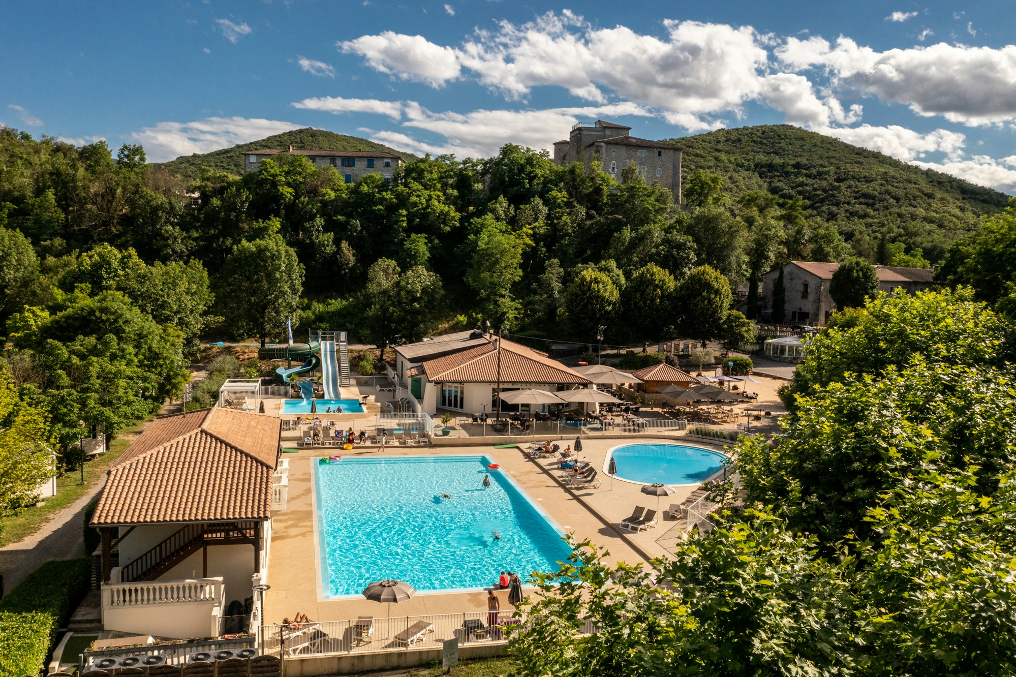 RCN-Camping La Bastide en Ardèche - Freibad auf dem Campingplatz