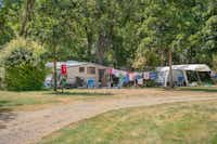 RCN Camping La Ferme du Latois - Standplätze auf dem Campingplatz