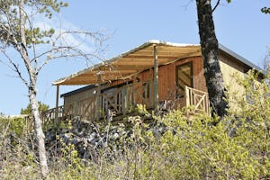 RCN-Camping Les Collines de Castellane - Mobilheim mit Terrasse auf dem Campingplatz