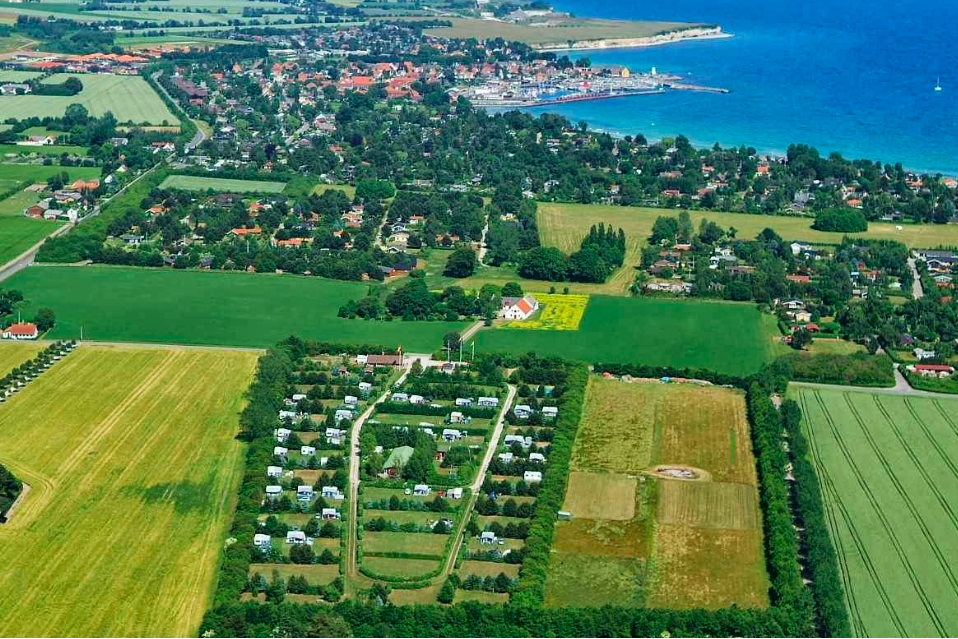Rødvig Camping  -  Luftaufnahme vom Campingplatz an der Ostsee