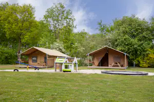 Ronostrand Recreatie Centrum Ronostrand - Kleiner Kinderspielplatz vor den Glamping-Zelten