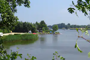 Recreatiecentrum De Vogel - Badestrand vpm Campingplatz am Fluss