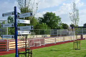 Recreatiecentrum Mounewetter - Sportplatz auf dem Campingplatz
