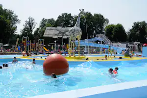 Recreatieoord Wilhelm Tell - Wellenbad des Campingplatzes