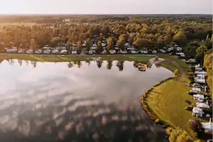 Recreatiepark De Achterste Hoef - Luftaufnahme des Campingplatzes