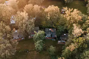 Recreatiepark De Achterste Hoef - Luftaufnahme der Mobilheime auf dem Campingplatz