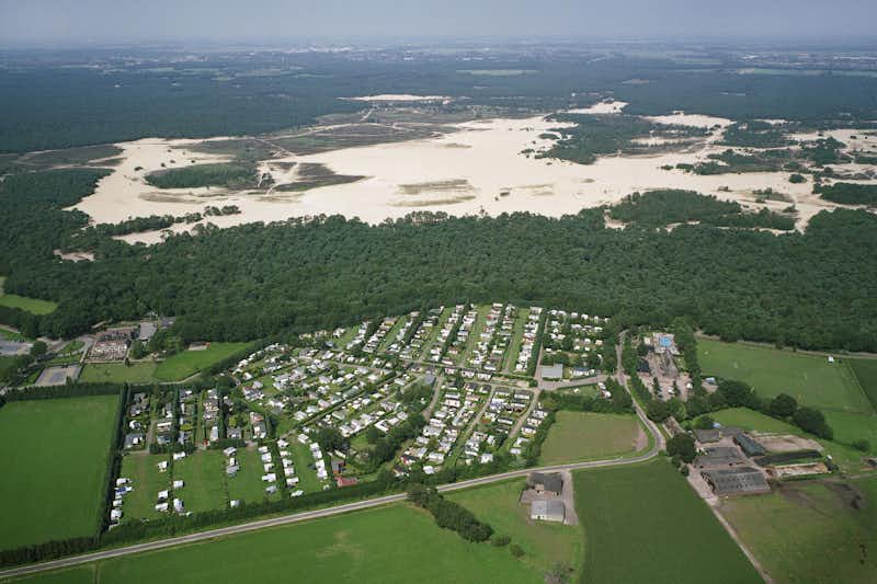 Recreatiepark Duinhoeve  - Campingplatz aus der Vogelperspektive