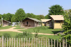 Recreatiepark Duinhoeve - Glamping-Zelte auf dem Campingplatz