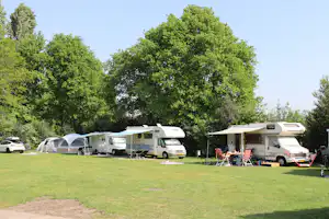 Recreatiepark Duinhoeve - Standplätze im Grünen auf dem Campingplatz