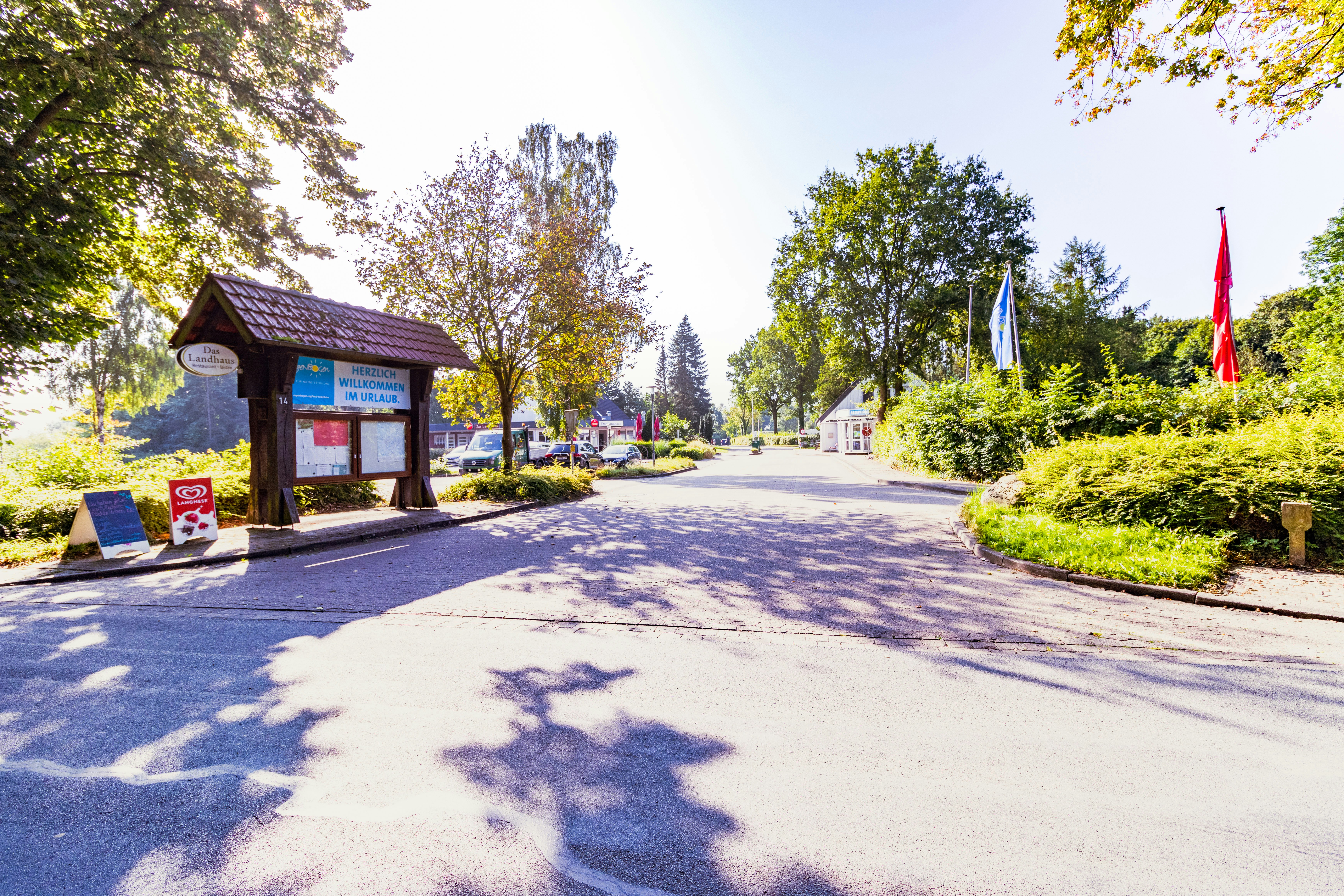 Regenbogen Bad Bederkesa - Einfahrt des Campingplatzes
