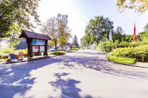 Regenbogen Bad Bederkesa - Einfahrt des Campingplatzes