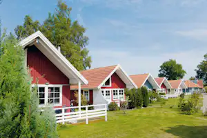 Regenbogen Boltenhagen - Bungalows-auf-dem-Campingplatz
