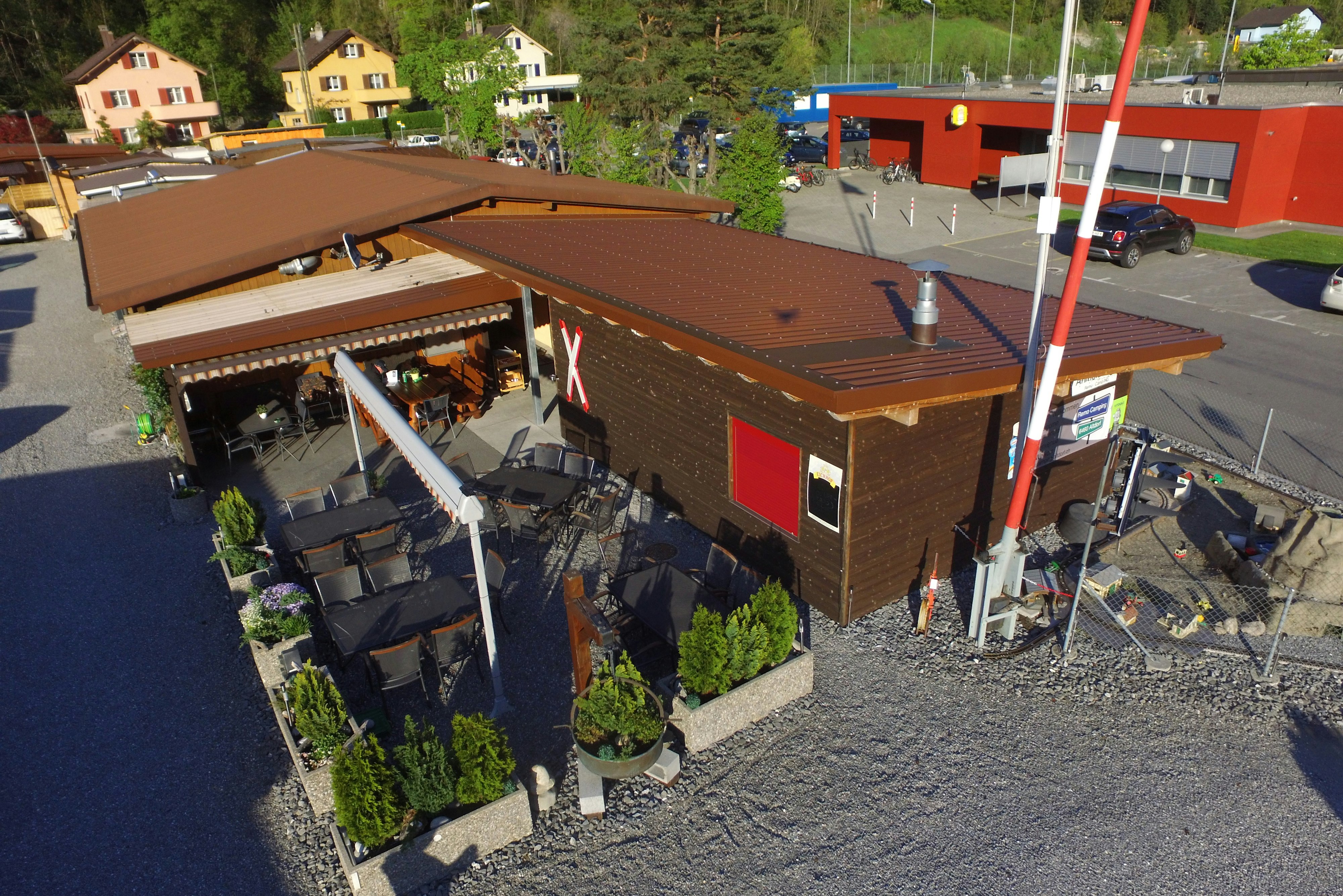 Remo Camping Moosbad - Rezeption und Sanitärgebäude des Campingplatzes