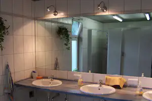 Rennsteig-Caravaning Valentinsteich - Waschbecken des Sanitärbereichs