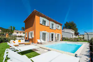 Résidence de Salernes - Mobilheim mit privatem Pool auf dem Campingplatz