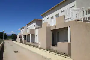 Résidence Les Hauts du Maquis - Ferienwohnungen auf dem Campingplatz