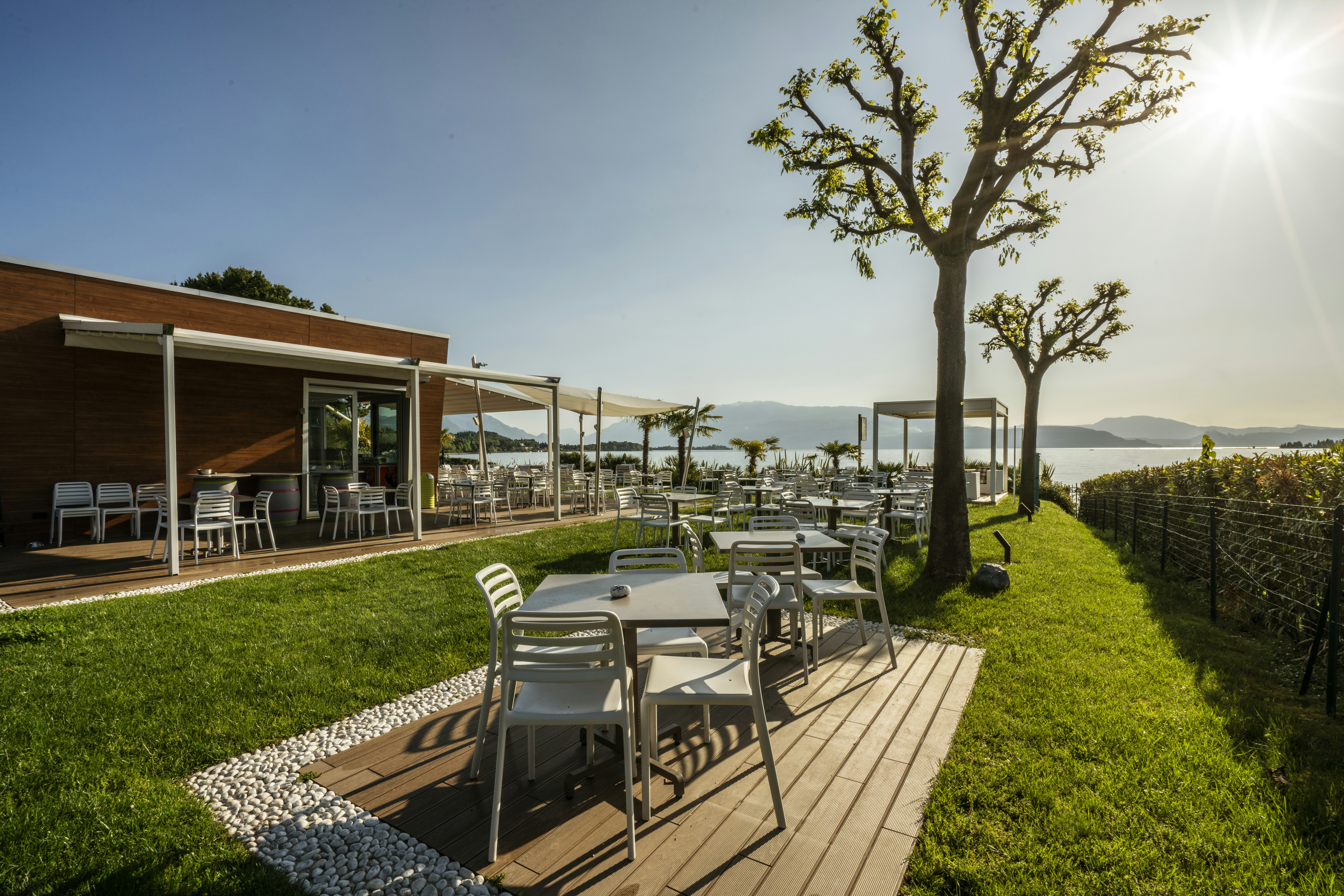 Camping Onda Blu - Terrasse des Restaurants auf dem Campingplatz