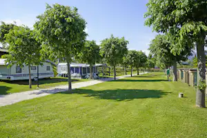 Residence Onda Blu Resort - Wohnmobil- und Wohnwagenstellplätze im Grünen