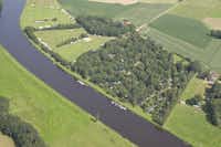 Resort De Arendshorst - Campingplatz am Fluss aus der Vogelperspektive
