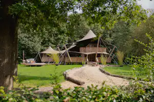 Resort de Parel - Großes Glamping-Zelt mit Terrassen auf dem Campingplatz