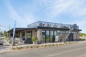 Resort Lexmond - Blick auf das Restaurant des Campingplatzes