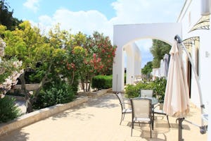 Resort Naturista Grottamiranda - Campingplatz Terrasse im Grünen