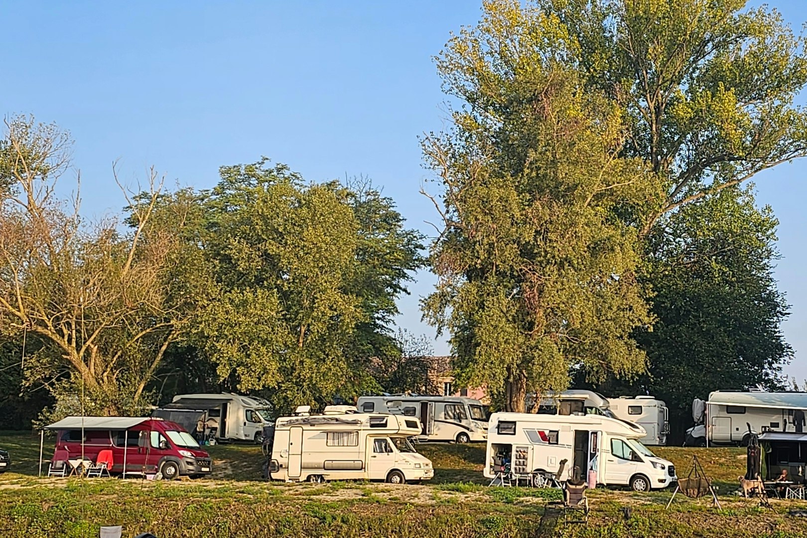 Rico's Welscamp  Camper Paradiso by Rico´s Welscamp - Standplätze auf dem Campingplatz