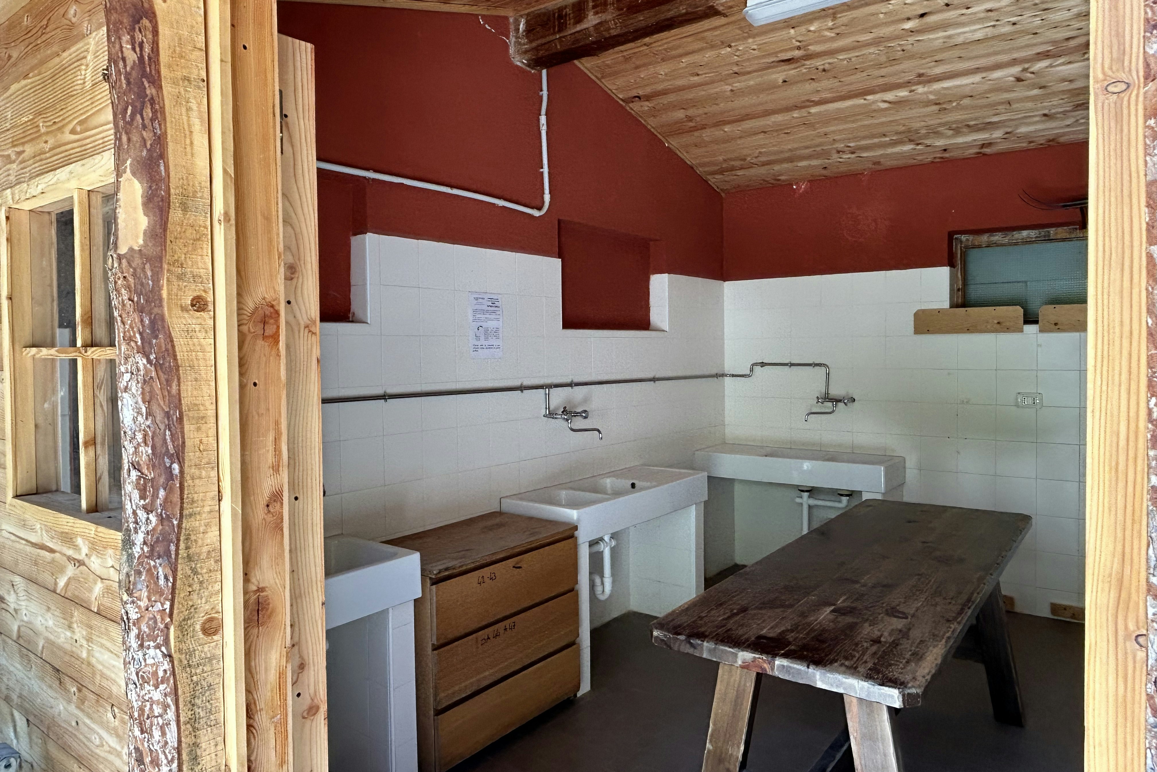 Rifugio Campo Base - Geschirrspülbereich auf dem Campingplatz