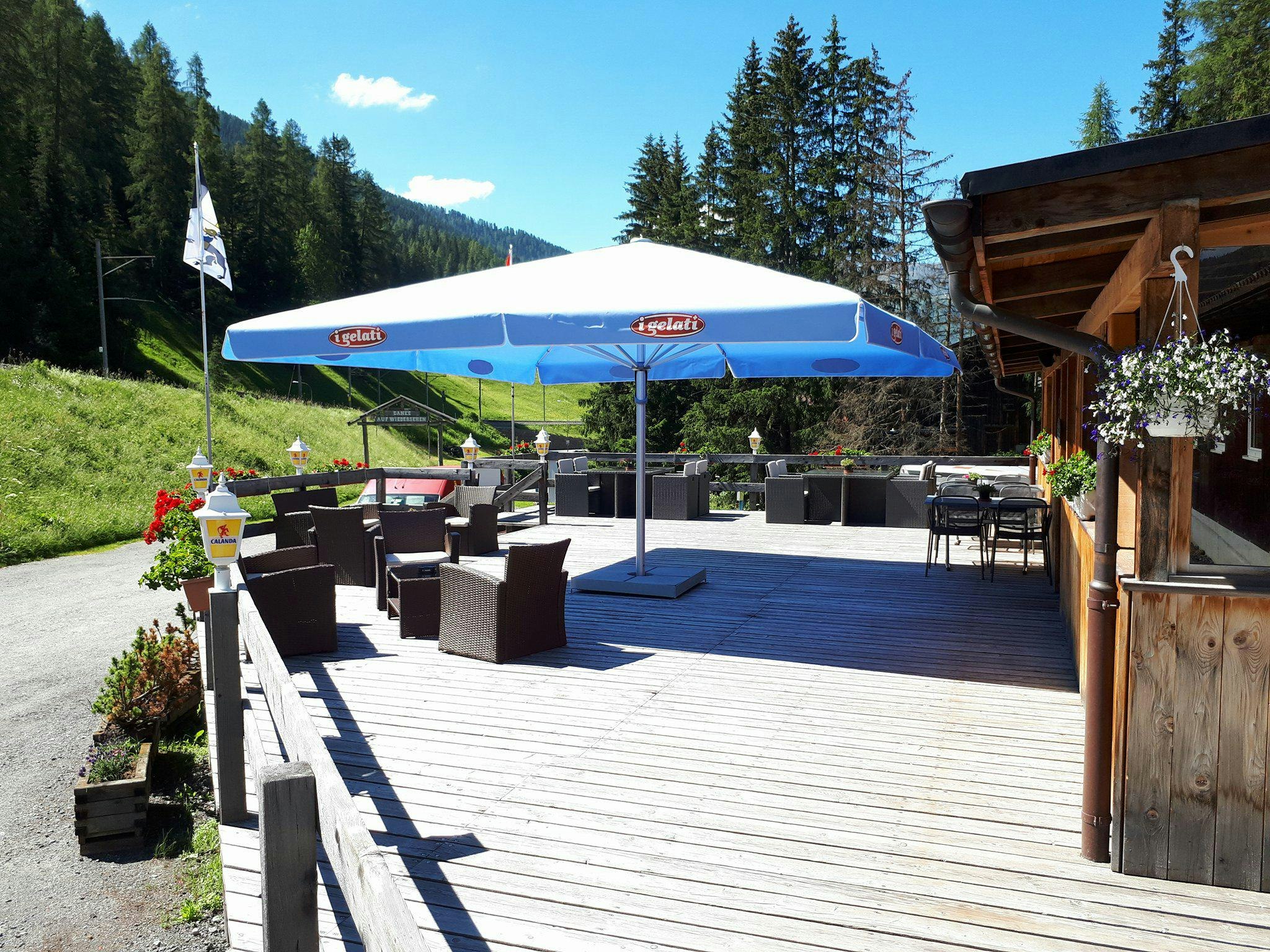 RinerLodge Camping - Bar Terrasse   auf dem Campingplatz