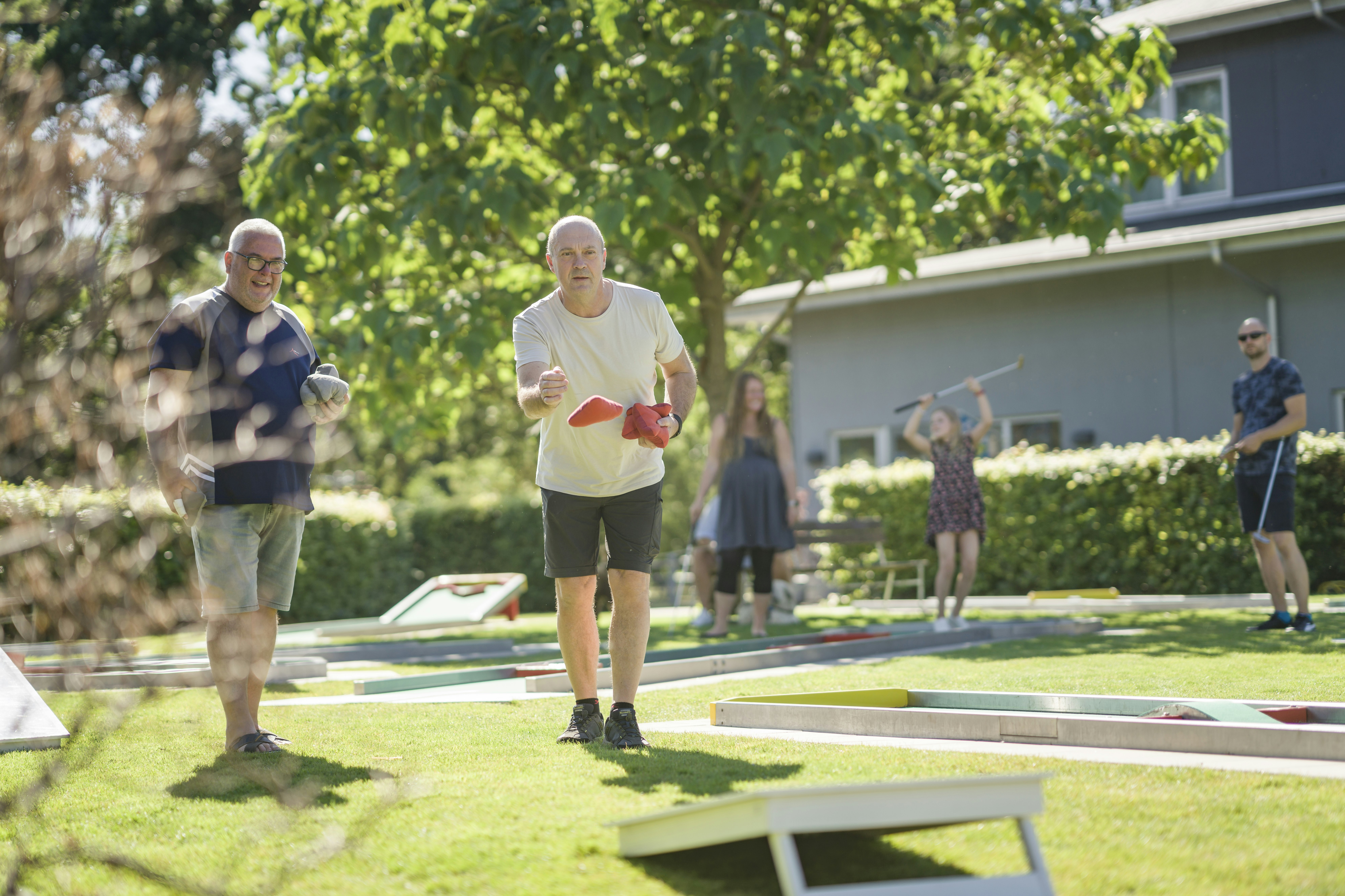 Ringsjöstrand Camping, Stugby & Hotell