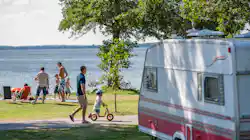 Ringsjöstrand Camping, Stugby & Hotell