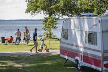 Ringsjöstrand Camping, Stugby & Hotell